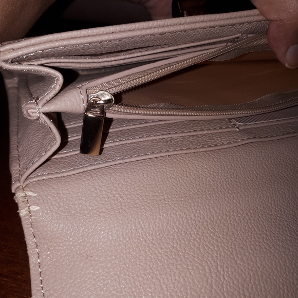 ALDO HAND BAG + WALLET - Picture 13 of 13